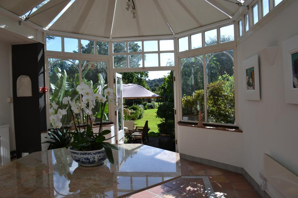 Cranleigh Hotel Reigate Esterno foto